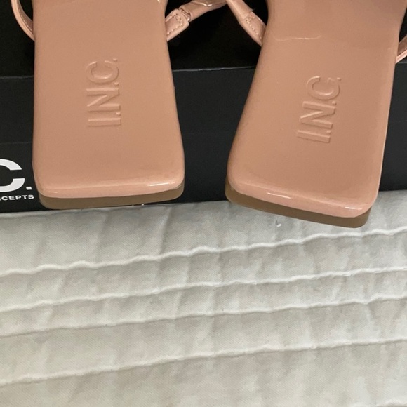 INC International Concepts Women's Sandals in Tan with Gold Detail - Picture 4 of 5